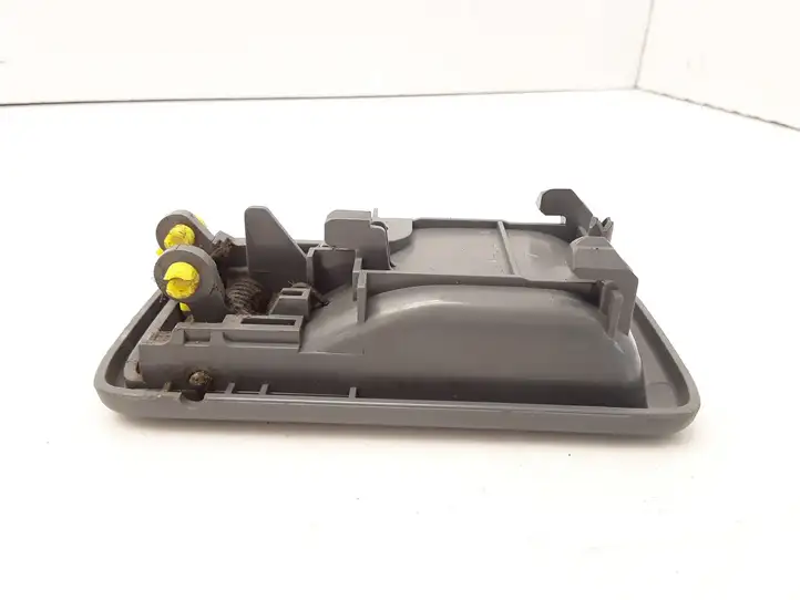 Toyota Yaris Verso (1999 - 2005) 6927716020 Внутренняя ручка двери багажника — фото 4