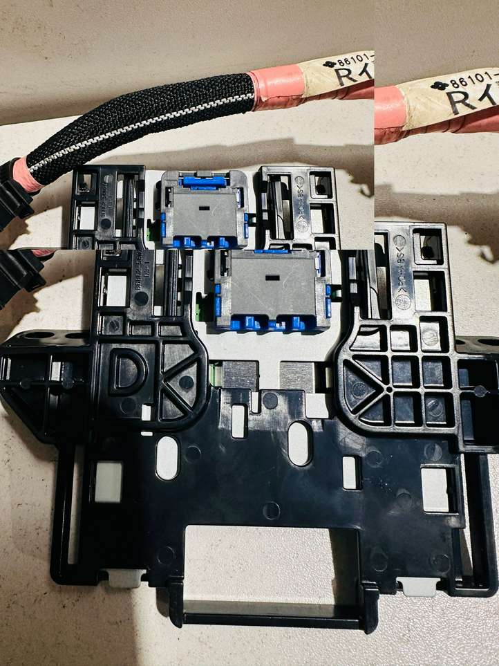 Lexus UX 300e (2020 - )  8610176850 Антенна (антенна GPS)