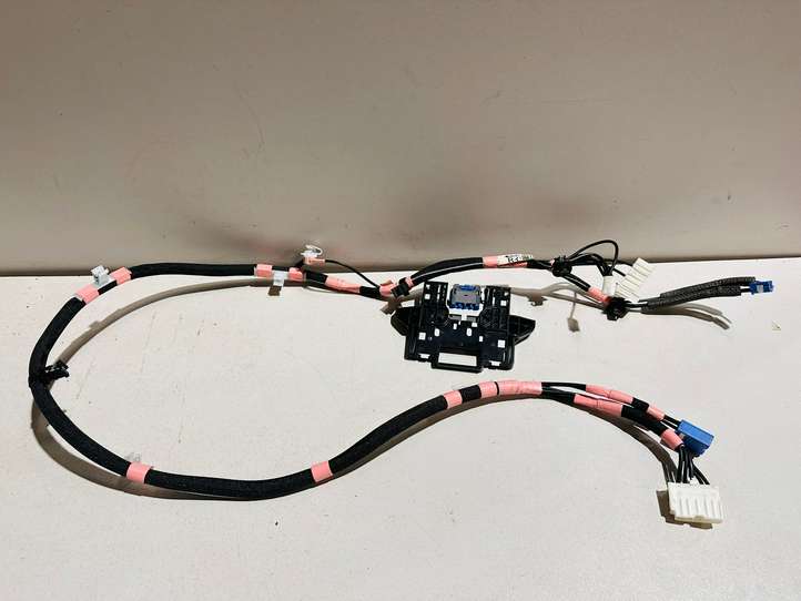 Lexus UX 300e (2020 - )  8610176850 Антенна (антенна GPS)