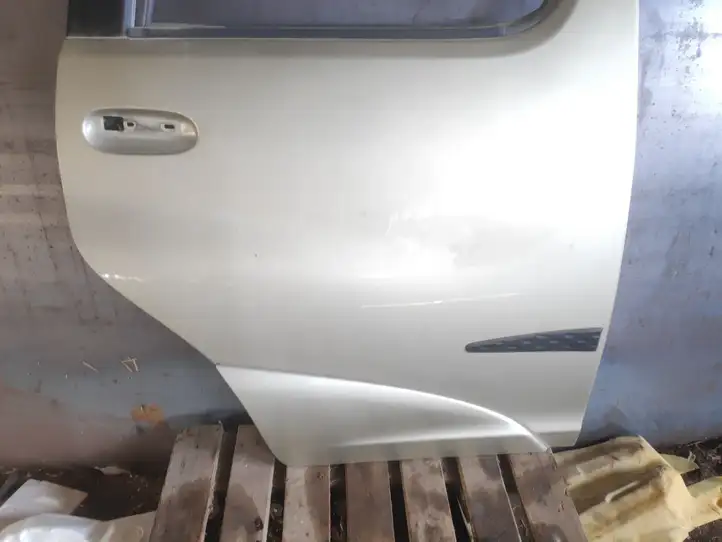 Toyota Yaris Verso (1999 - 2005) 583FK91 Задняя дверь — фото 3