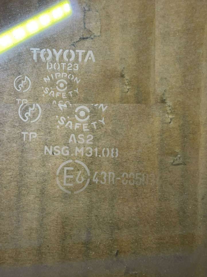 Toyota Avensis Verso (2001 - 2004)   Основное стекло задних дверей