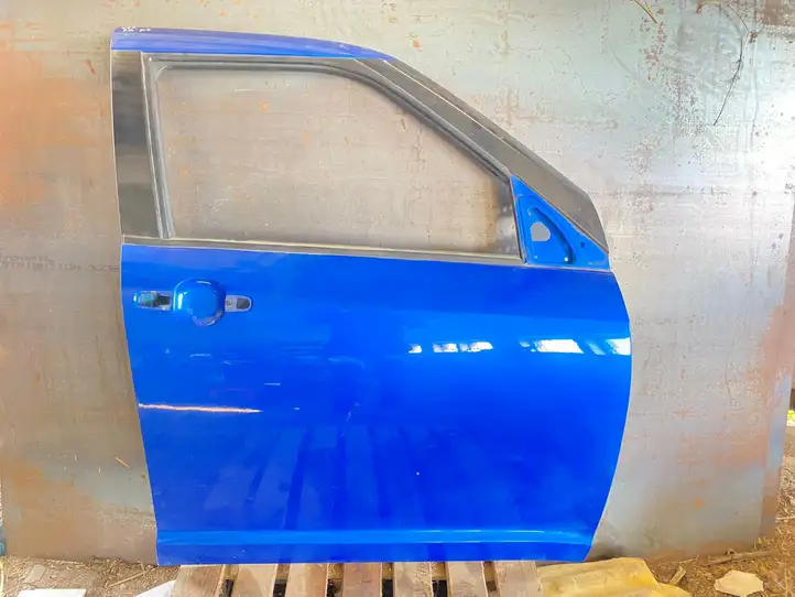 Suzuki Swift (2004 - 2010) Дверь — фото 1