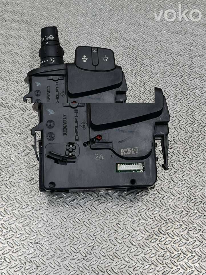 Renault Clio II (2001 - 2005)  88103003215 Ручка стеклоочистителей