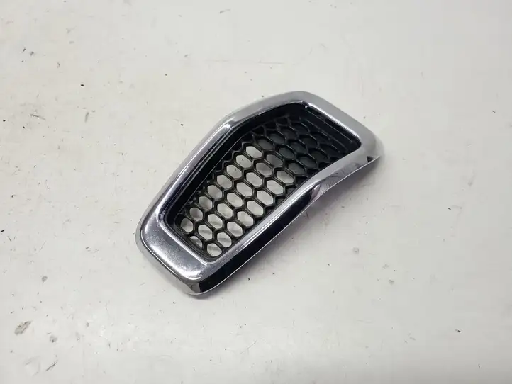 Jeep Cherokee (2013 - 2017) 68303626AA Передняя решетка — фото 1