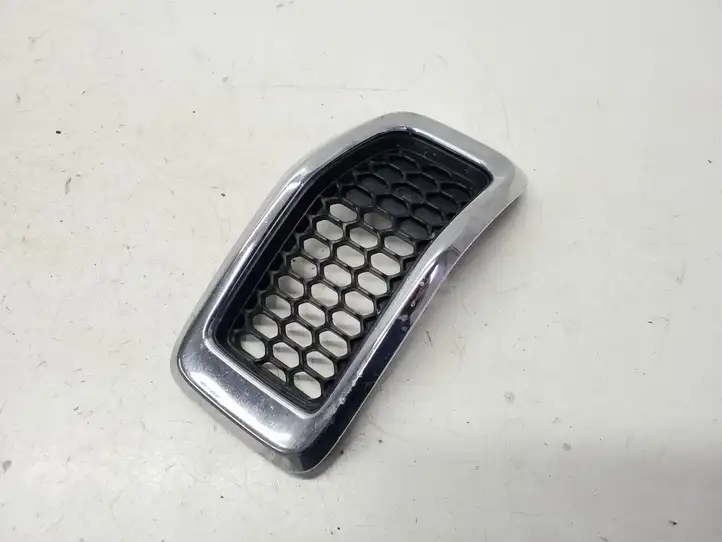 Jeep Cherokee (2013 - 2017) 68303626AA Передняя решетка — фото 1
