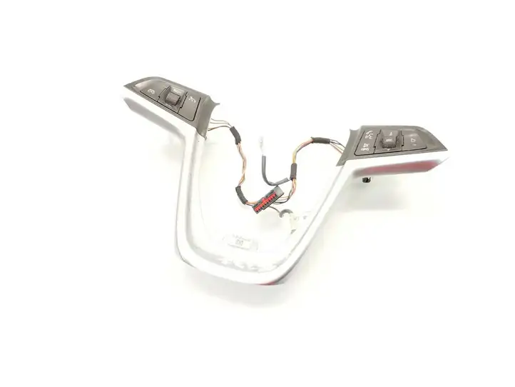 Opel Astra J (2009 - 2012) 13293155 Кнопки на рулевом колесе — фото 1