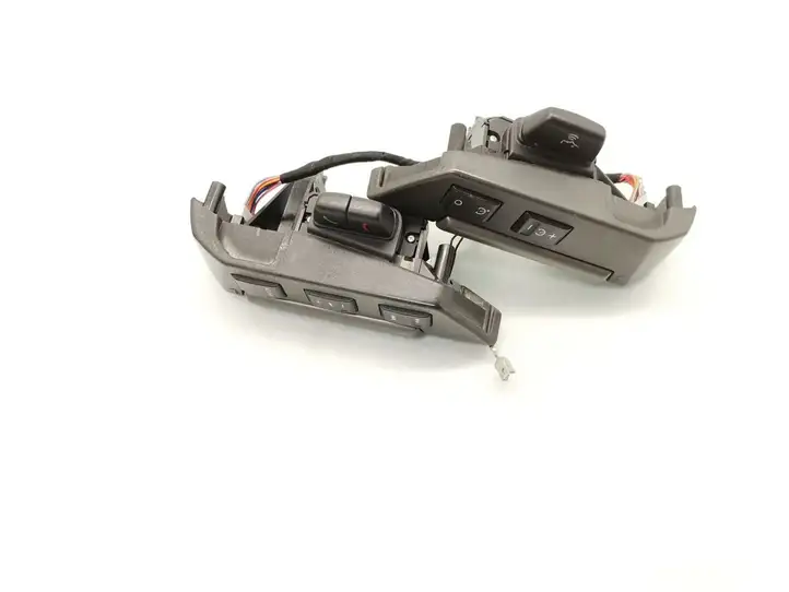 Land Rover Discovery 3 - LR3 (2004 - 2009) XPD500510WVH Кнопки на рулевом колесе — фото 1