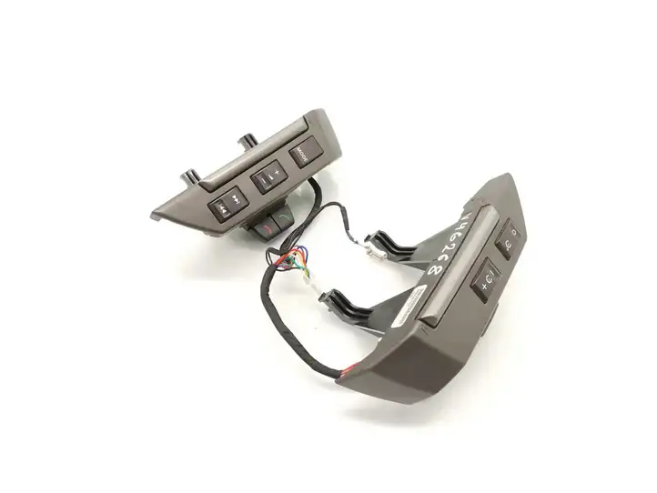 Land Rover Discovery 3 - LR3 (2004 - 2009) XPD500510WVH Кнопки на рулевом колесе — фото 3
