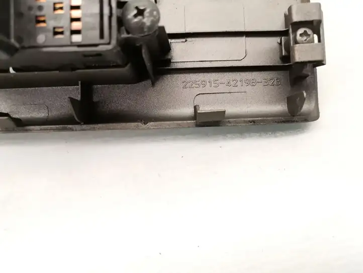 Nissan Pathfinder R51 (2005 - 2012) 25411-EA00A Кнопка стеклоподъемников — фото 5