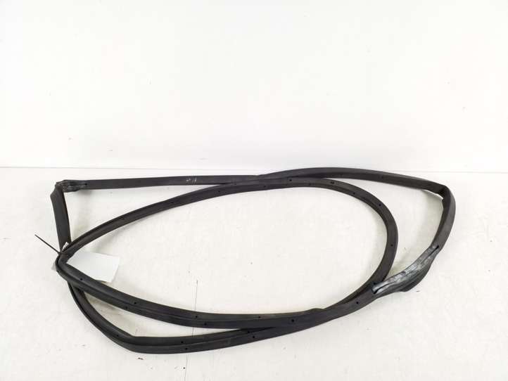 Toyota Corolla E120 E130 (2004 - 2007)  67872-13140 Уплотнительная резина на задних дверях