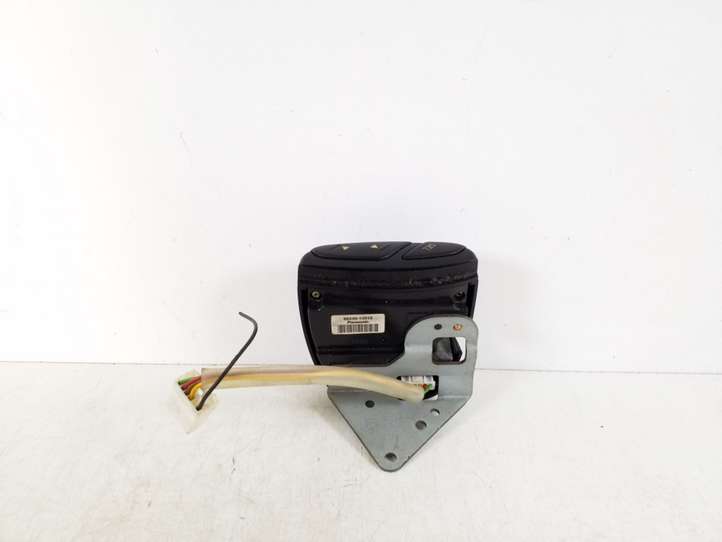 Toyota Corolla E120 E130 (2000 - 2004)  86230-13010 Кнопки рулевого колеса