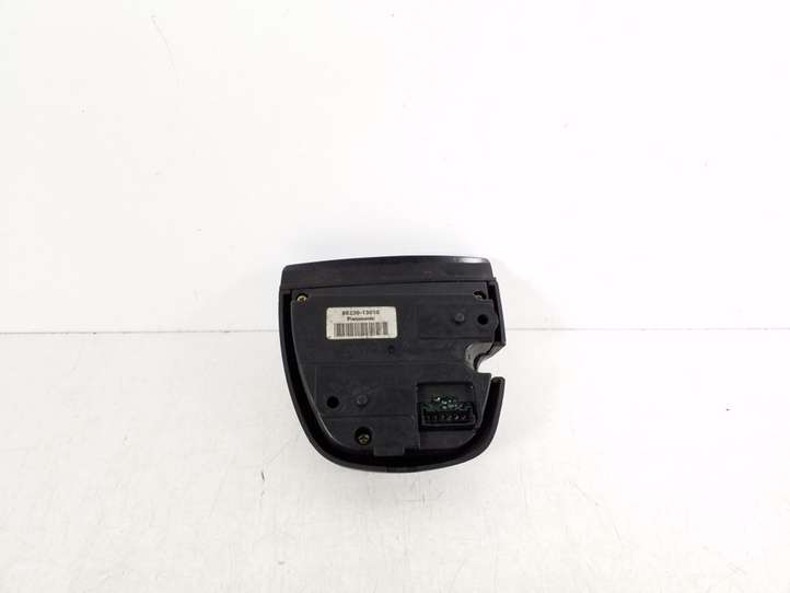 Toyota Corolla E120 E130 (2000 - 2004)  86230-13010 Кнопки рулевого колеса