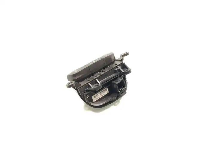 Chevrolet Captiva (2006 - 2011) 20999375 Кнопки на рулевом колесе — фото 2