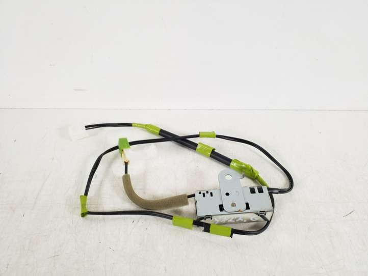 Lexus RX 350 (2008 - 2012)  86300-48190 Антенна (антенна GPS)