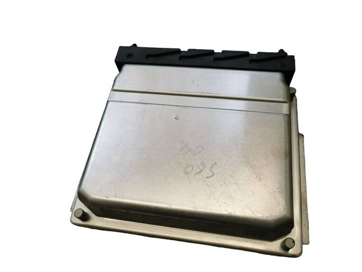 Volvo S60 (2000 - 2004)  30646978A Блок управления двигателя