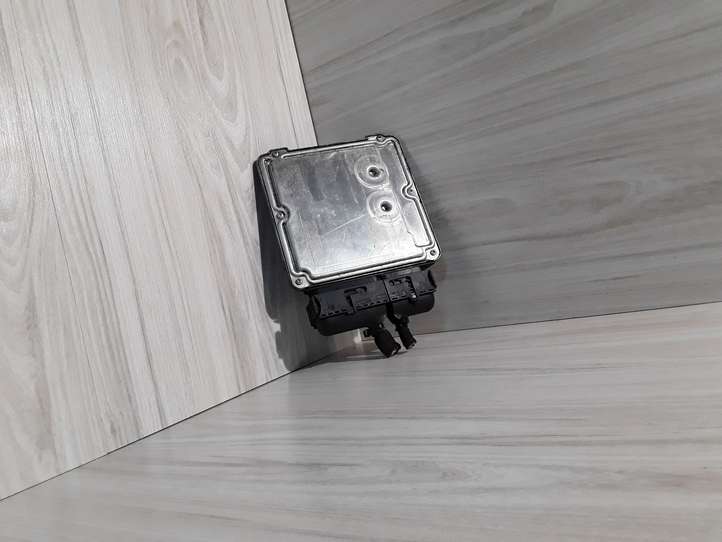 Audi A3/S3 8P (2003 - 2005)  0281011905 Блок управления двигателя