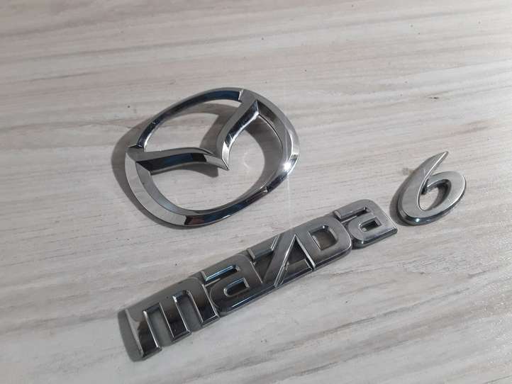 Mazda 6. (2002 - 2005)  6J6J51730 Значок производителя / буквы модели
