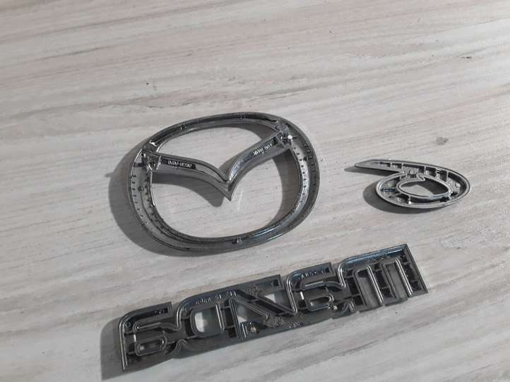 Mazda 6. (2002 - 2005)  6J6J51730 Значок производителя / буквы модели