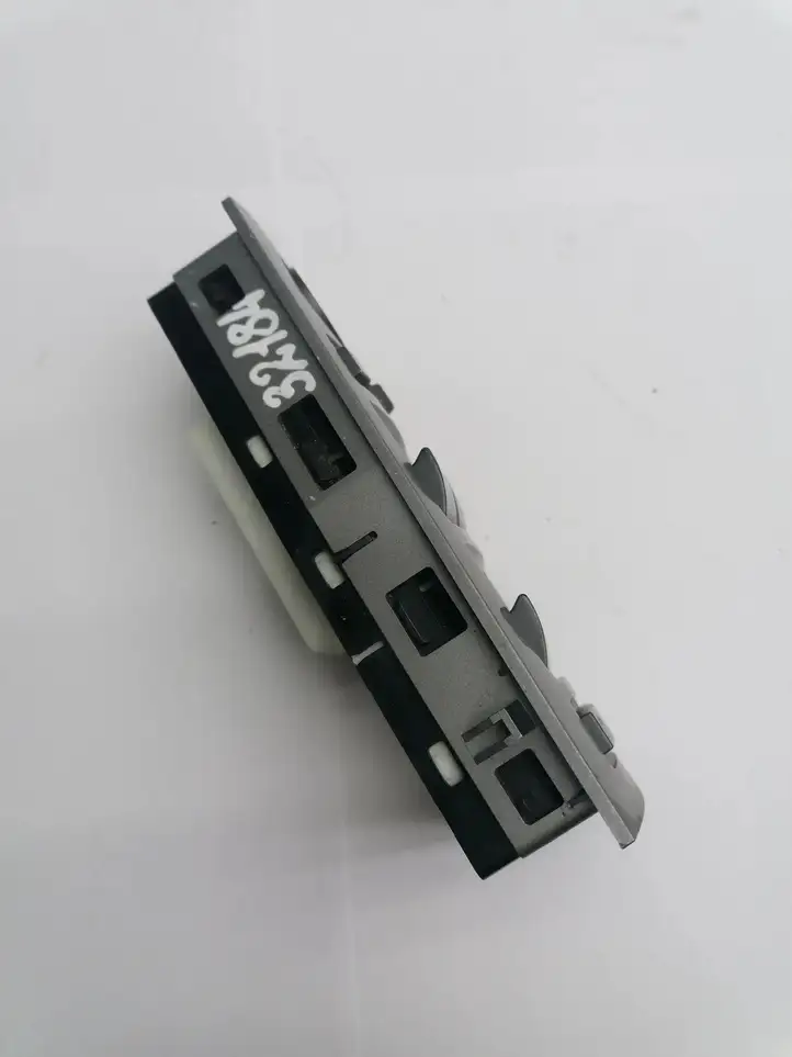 BMW 7 E65 E66 (2001 - 2008) 6917104 Кнопка стеклоподъемников — фото 2