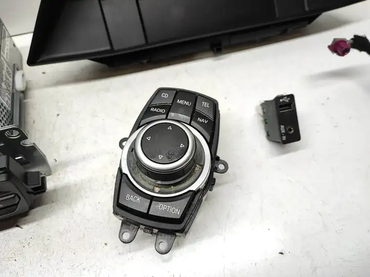 BMW X1 E84 (2009 - 2015) 9263948 Комплект аудиосистемы — фото 4