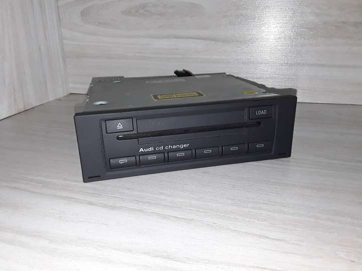 Audi A3/S3 8P (2003 - 2005)   CD/DVD чейнджер