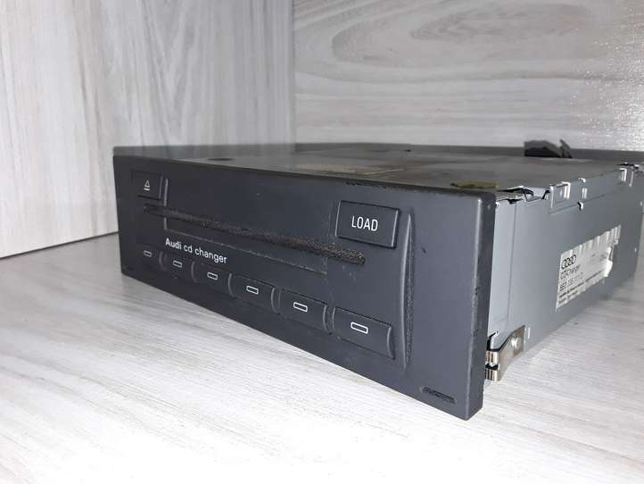 Audi A3/S3 8P (2003 - 2005)   CD/DVD чейнджер