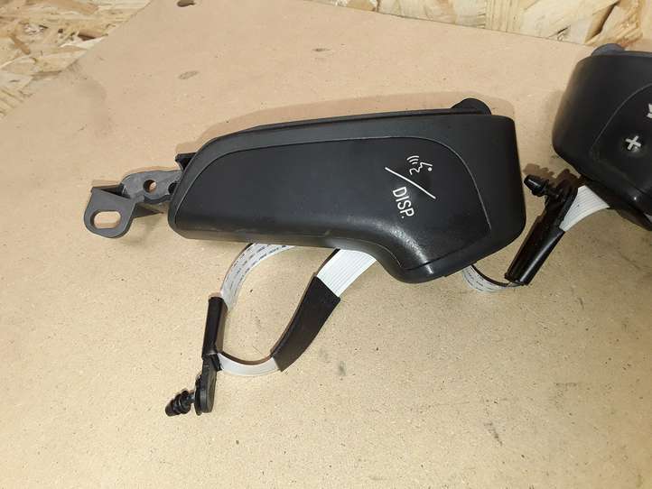 Toyota Avensis T250 (2003 - 2006)  75B070 Кнопки рулевого колеса
