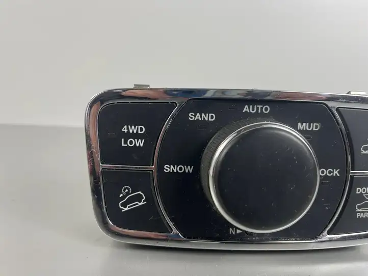 Jeep Grand Cherokee (2010 - 2021) P68258736AA Включатель регулировки высоты / жесткости ходовой части — фото 2