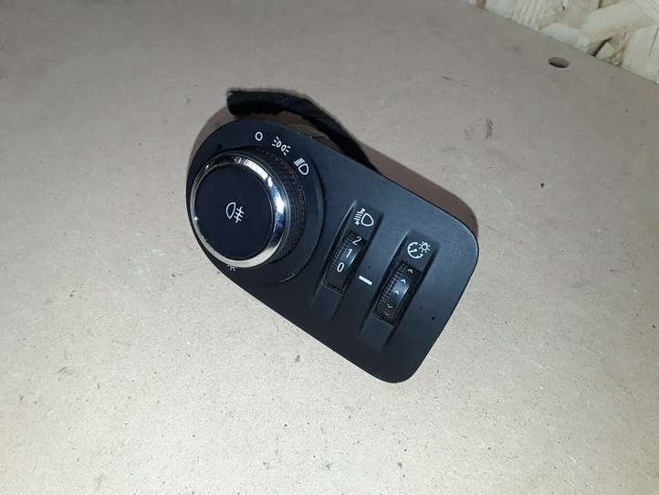 Opel Corsa D (2010 - 2014)   Включатель фонарей