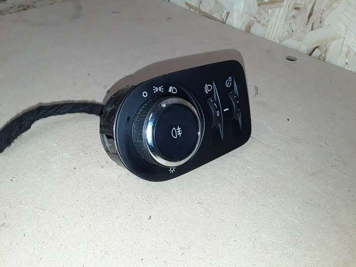 Opel Corsa D (2010 - 2014)   Включатель фонарей