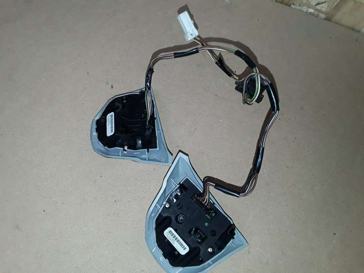 Opel Corsa D (2010 - 2014)  13222332 Кнопки рулевого колеса