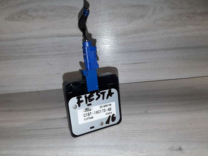 Ford Fiesta (2013 - 2017)   Антенна (антенна GPS)