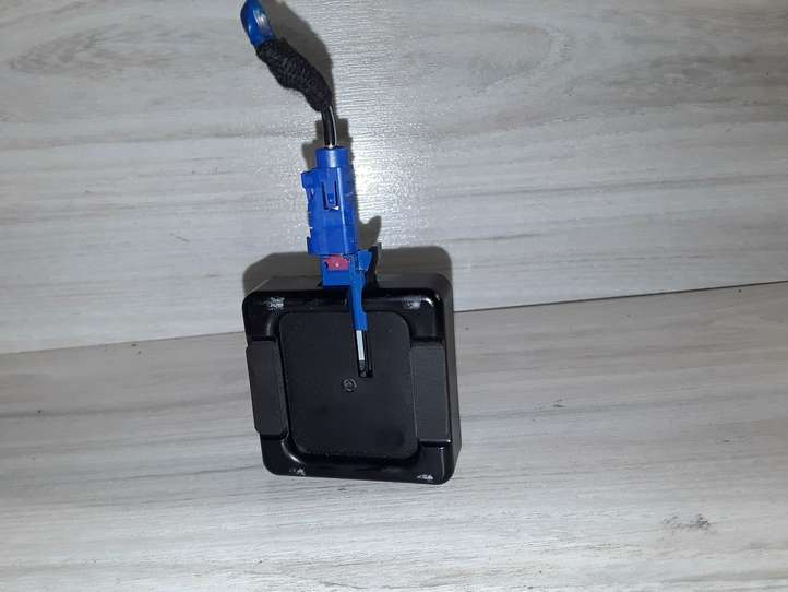 Ford Fiesta (2013 - 2017)   Антенна (антенна GPS)
