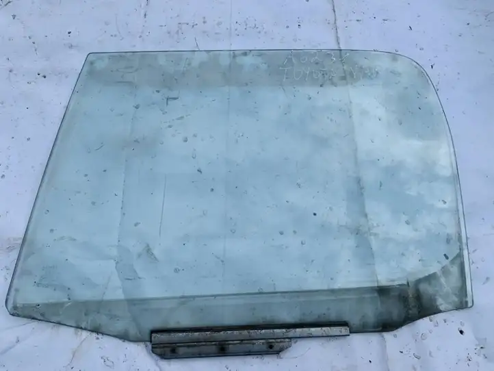 Toyota Yaris Verso (1999 - 2005) Стекло задней двери — фото 1