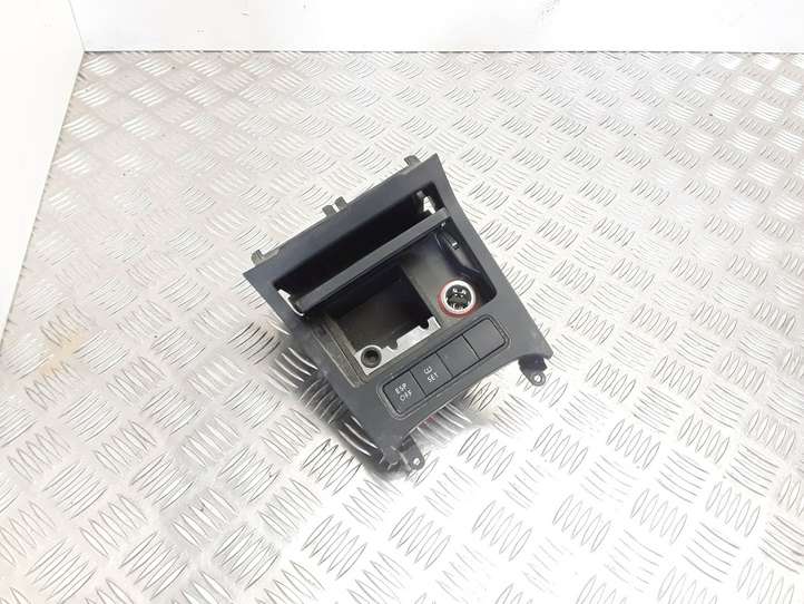 Volkswagen Golf V (2003 - 2009)  1K0857961 Пепельница
