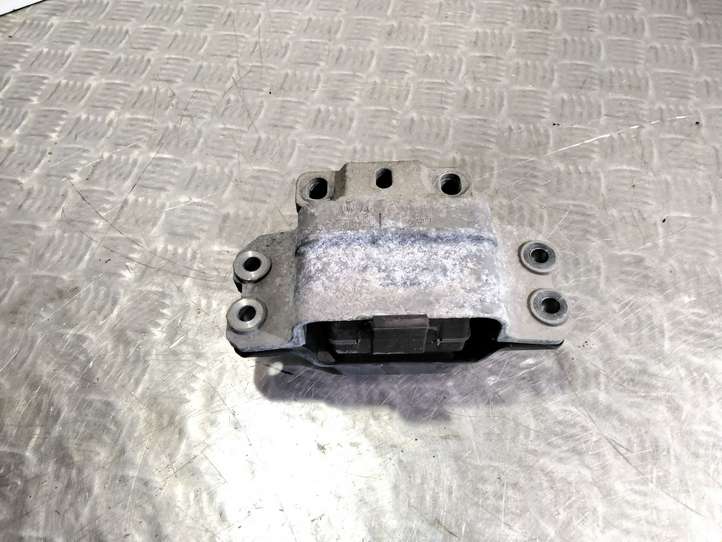 Volkswagen Caddy (2004 - 2010)  1K0199555M Подушка двигателя