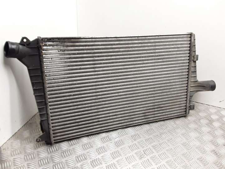 Audi A6 (2001 - 2004)  4B0145805A Радиатор интеркулера