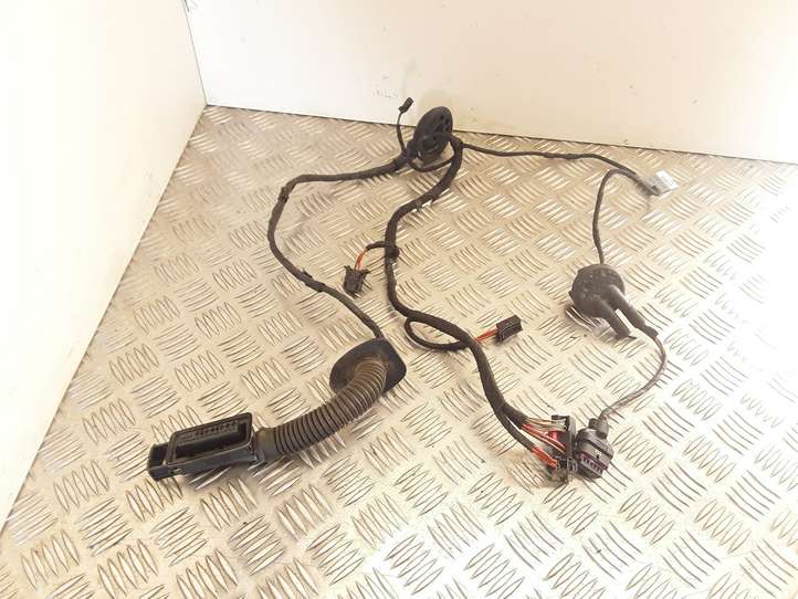 Audi A4 (2007 - 2011)  8K0971688AC Проводка задних дверей