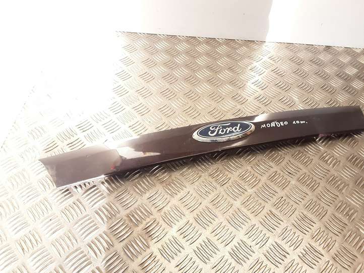 Ford Mondeo MK IV (2007 - 2014)  7S71402B34A Обшивка крышки багажника