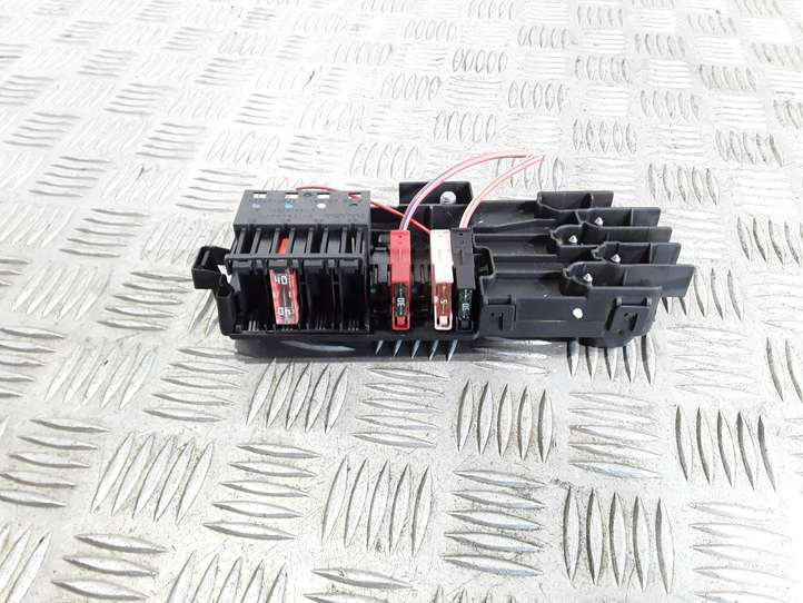 Mercedes-Benz E W211 (2002 - 2009)  013948411 Блок предохранителей