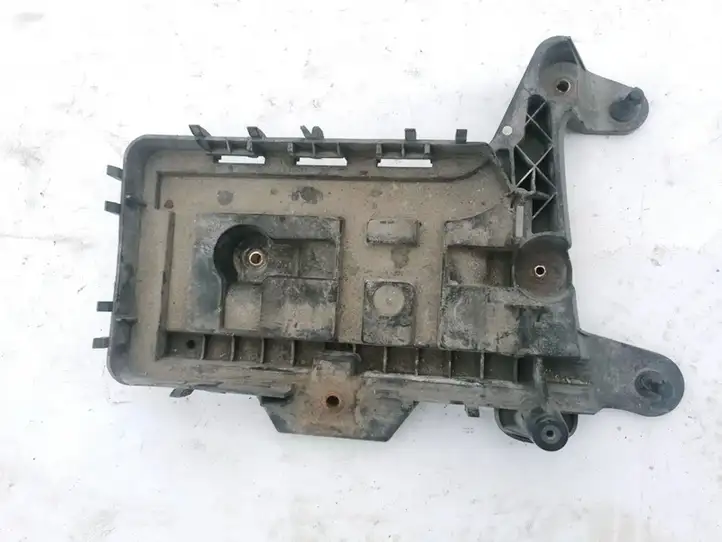 Volkswagen Touran I (2003 - 2010) 1K0915333B Ящик аккумулятора — фото 1