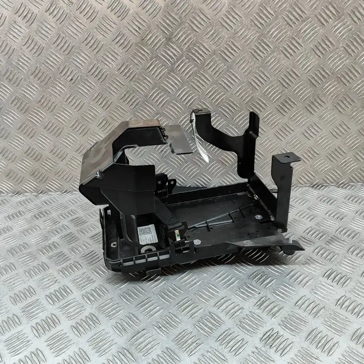 Volvo XC40 (2017 - ) 32348534 Ящик аккумулятора — фото 3
