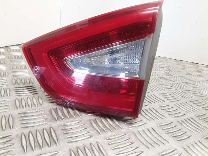 Hyundai ix35 (2013 - 2019)  924042Y500 Задний фонарь в крышке багажника