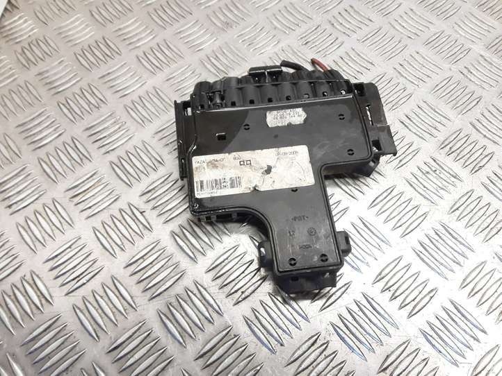 Citroen C4 Picasso (2006 - 2013)  9662914480 Блок предохранителей
