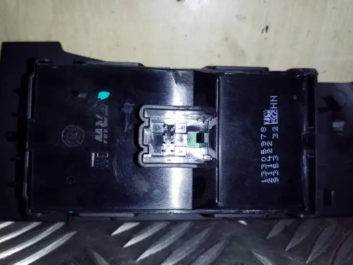 Opel Astra J (2009 - 2012) 13305978 Кнопка стеклоподъемников — фото 5