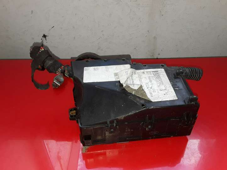 Ford Focus (2005 - 2008)  3M5T14A067BC Блок предохранителей