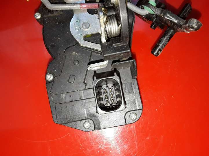 Cadillac SRX (2003 - 2006)  L10373664 Замок задней двери