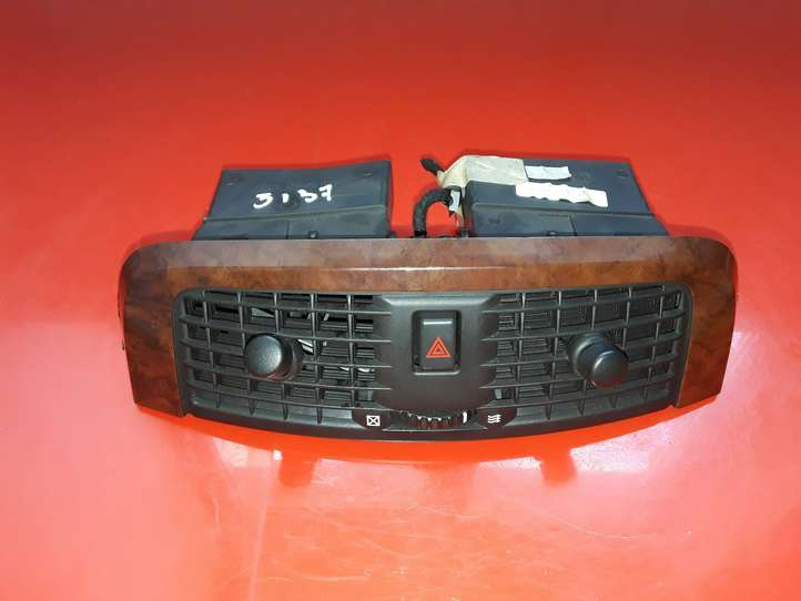 Cadillac SRX (2003 - 2006)  25703804 Центральный дефлектор