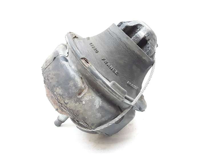 Volvo XC90 (2002 - 2006)  8683936 Подушка двигателя