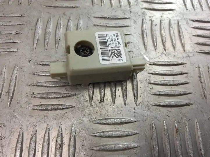 BMW 5 F10 F11 (2009 - 2016) 9118262 Усилитель антенны — фото 3